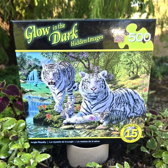 Master Pieces Jungle Royalty White Tiger Glow in the Dark 500 Piece Puzzle - Picture 1 of 7